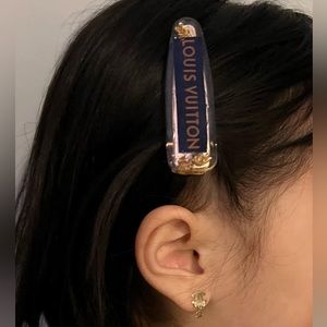 Repospose Custom Resin Hair clips from authentic ribbons 🎀